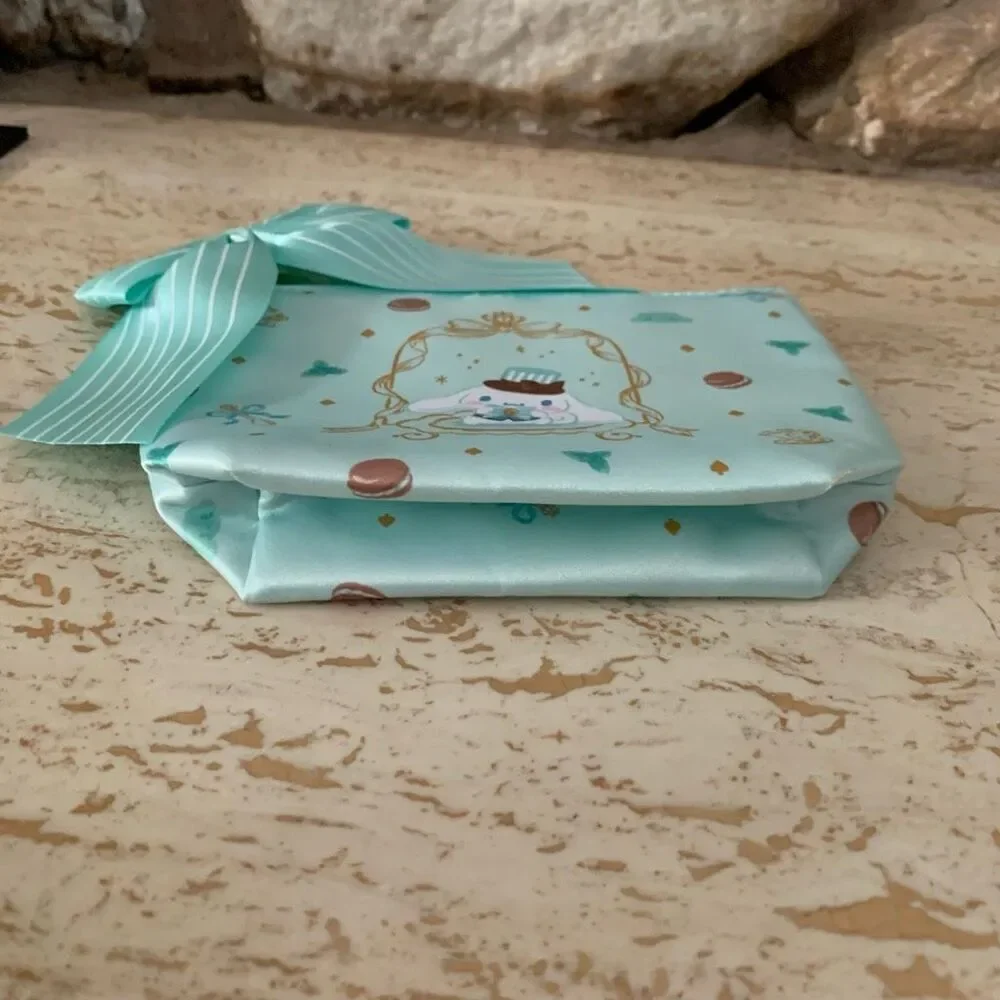 Sanrio cinnamaroll zip